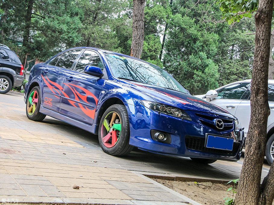 教師節搗蛋 學渣重返校園探秘老師座駕