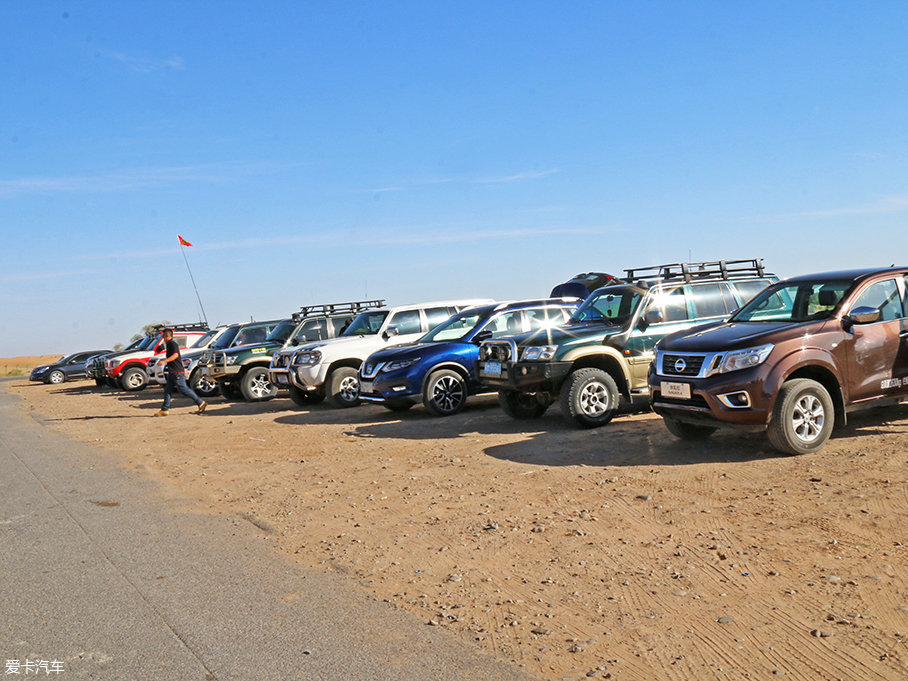 奇駿勇闖沙漠無人區