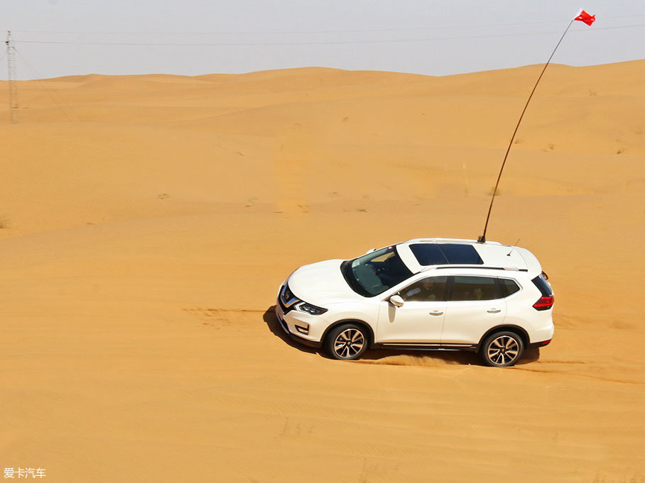 奇駿勇闖沙漠無人區(qū)