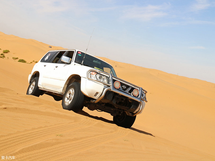 奇駿勇闖沙漠無人區(qū)