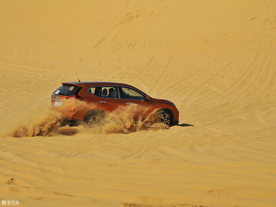 奇駿勇闖沙漠無人區(qū)