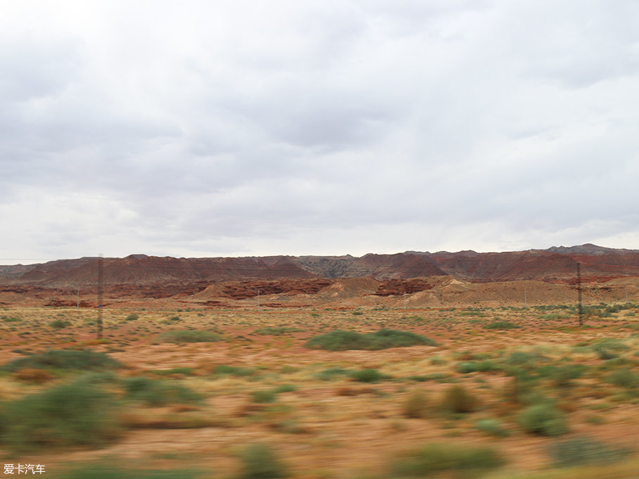 奇駿勇闖沙漠無人區