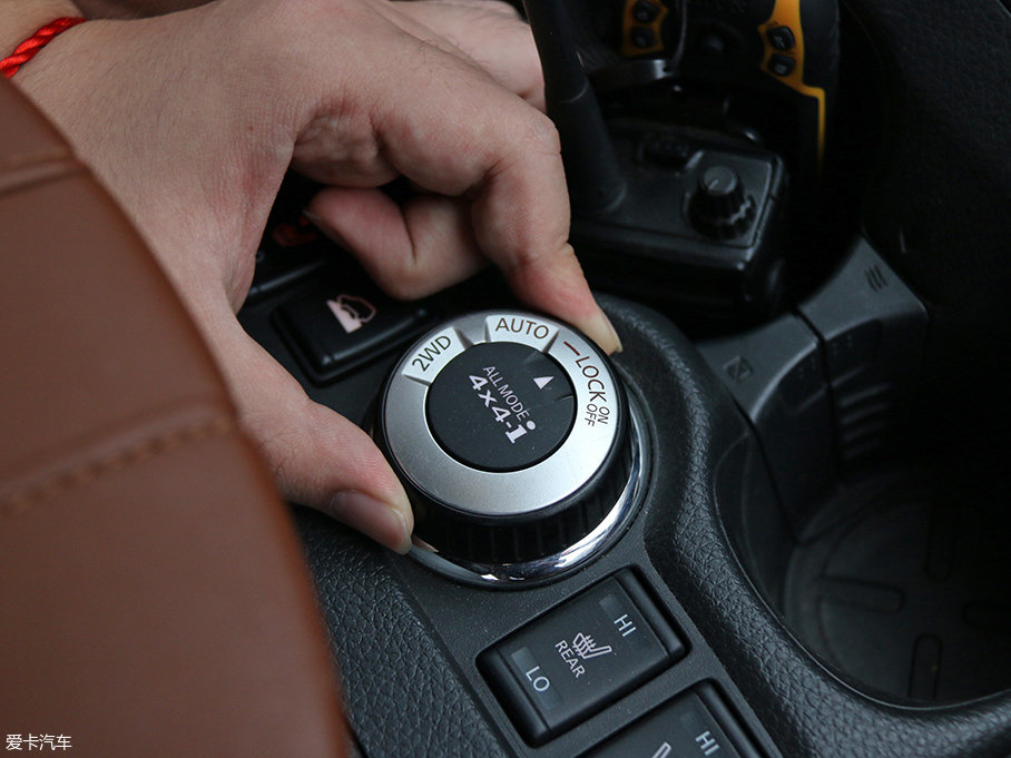 奇駿勇闖沙漠無人區