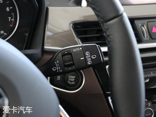 實(shí)拍新款華晨寶馬X1