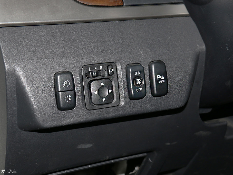 愛卡實拍進口三菱帕杰羅