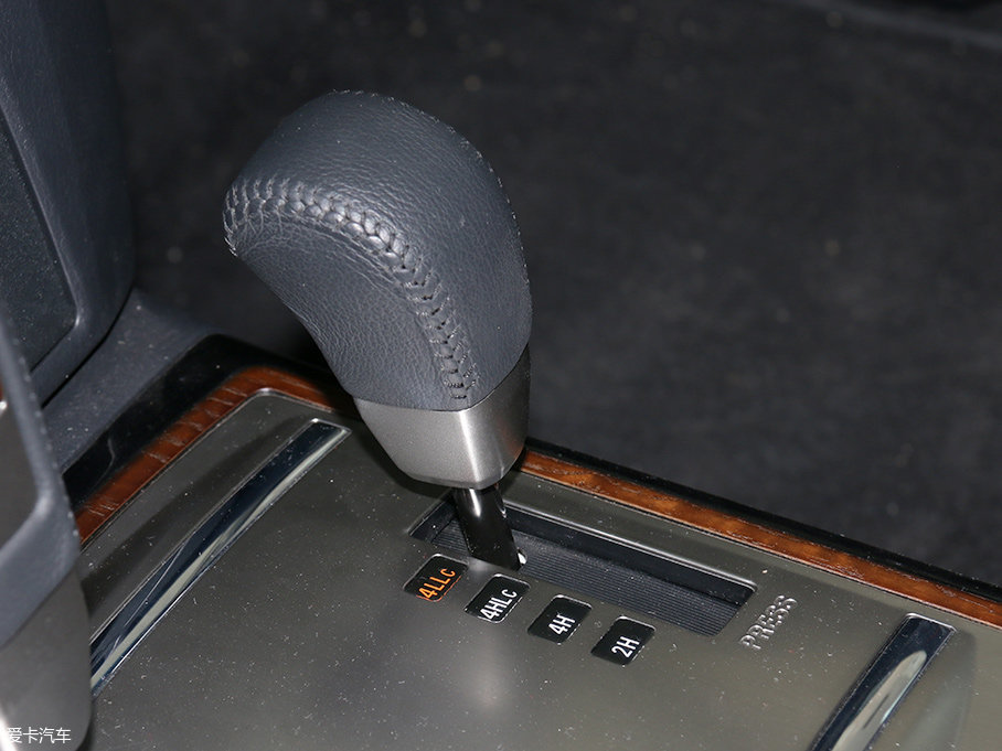 愛卡實拍進口三菱帕杰羅