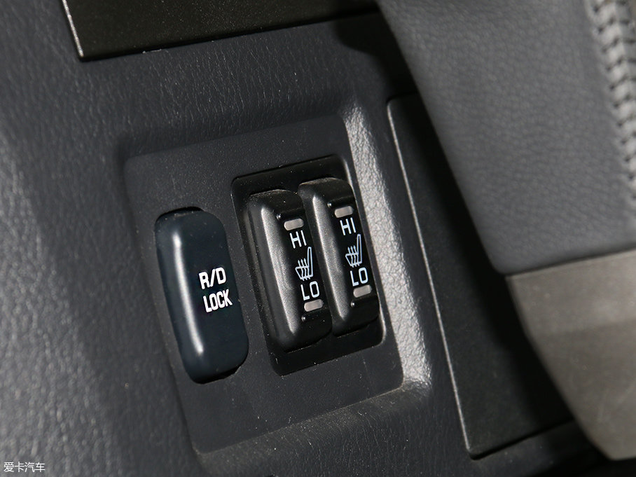 愛卡實拍進口三菱帕杰羅