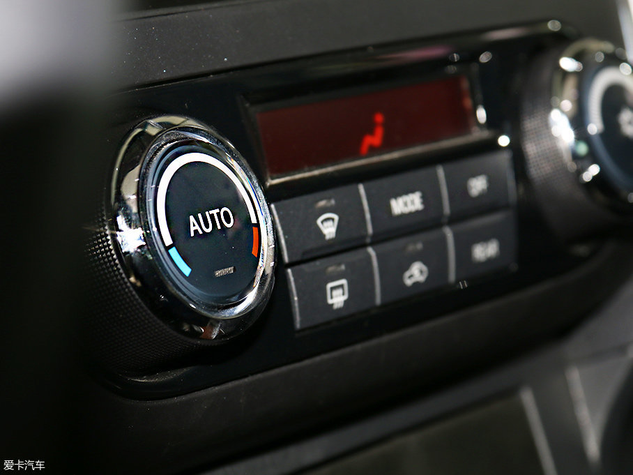 愛卡實拍進口三菱帕杰羅