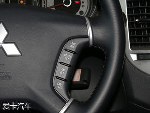 愛卡實拍進口三菱帕杰羅