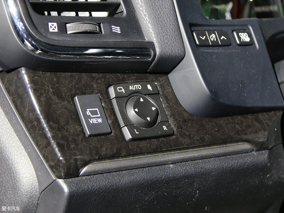 愛卡拍2018款一汽豐田皇冠