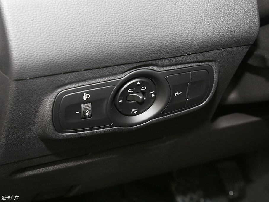 愛卡實拍瑞虎5X