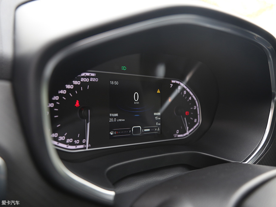 愛卡實拍瑞虎5X