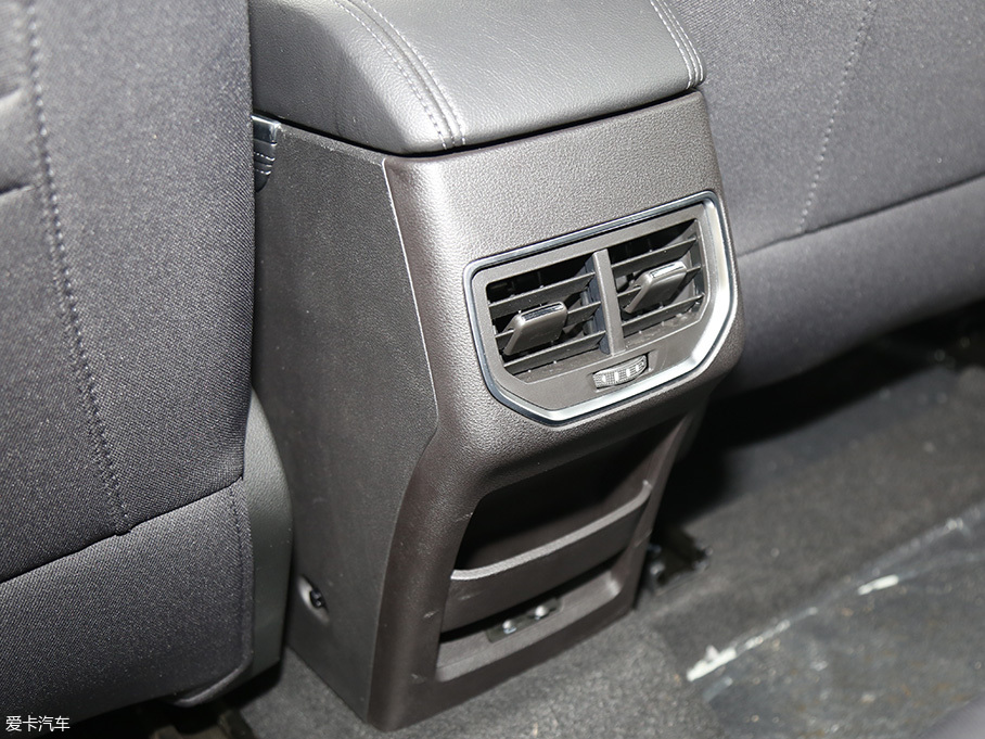 愛卡實拍瑞虎5X