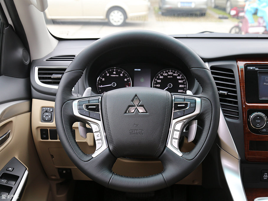 實拍全新帕杰羅