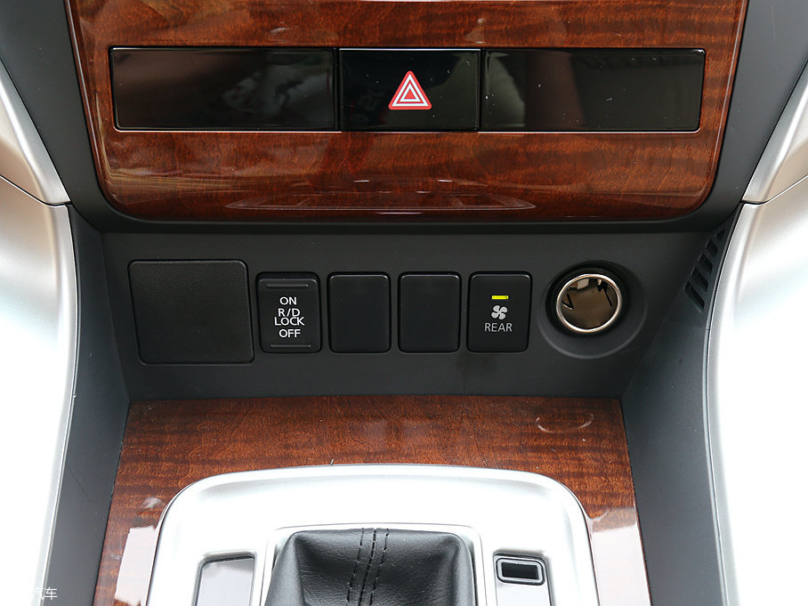 實拍全新帕杰羅