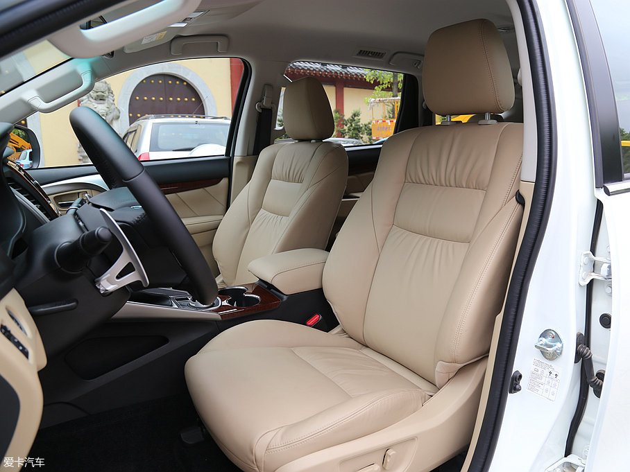 實(shí)拍全新帕杰羅