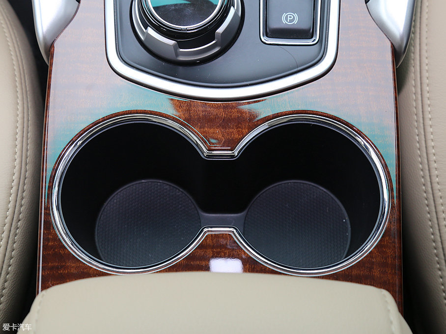 實(shí)拍全新帕杰羅