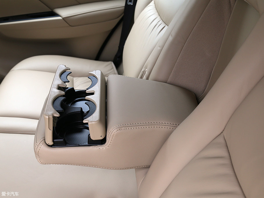 實(shí)拍全新帕杰羅