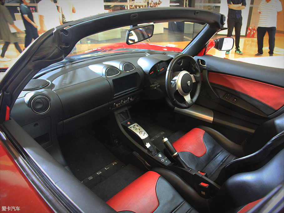 跑車的光纖時代  實拍Tesla Roadster