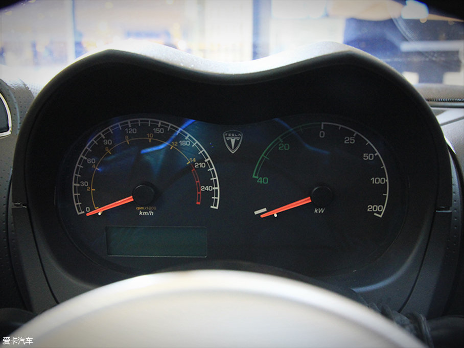 跑車的光纖時代  實拍Tesla Roadster