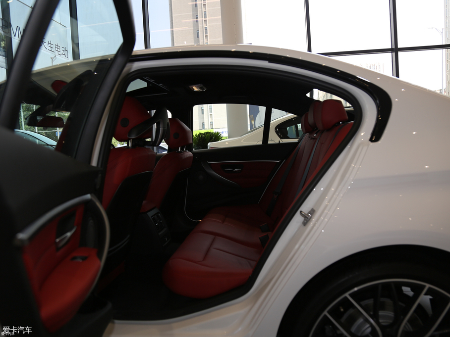 寶馬330i與奧迪A5該選誰(shuí)