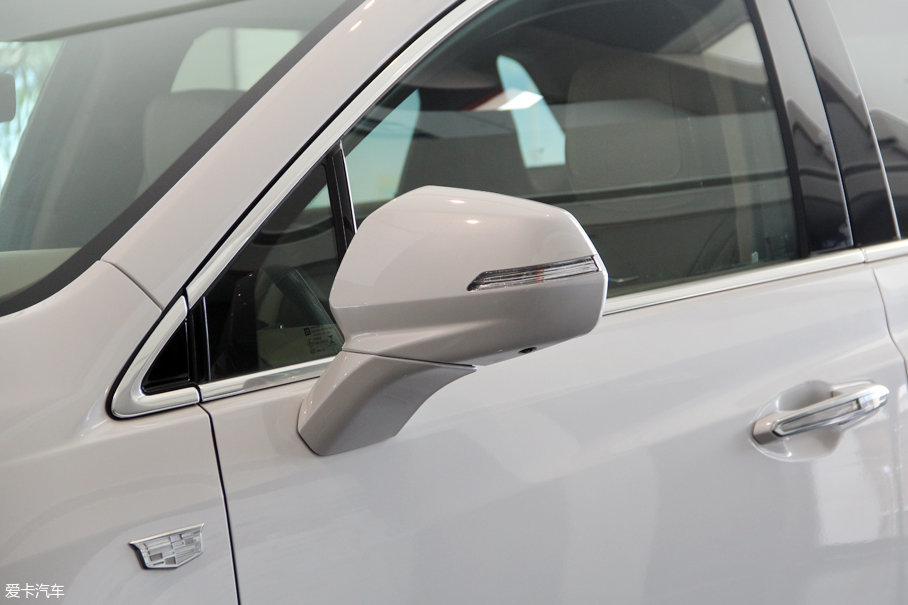 實拍凱迪拉克XT5輕混動車型