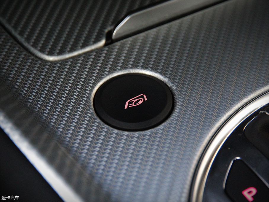 性感的性能野獸 實拍奧迪TT RS Coupe