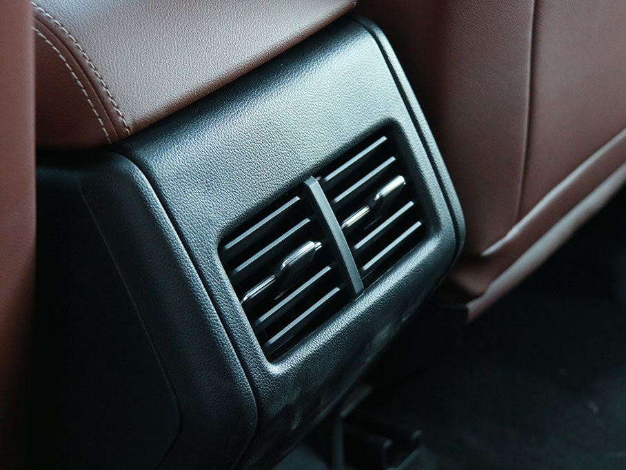 后排出風(fēng)口