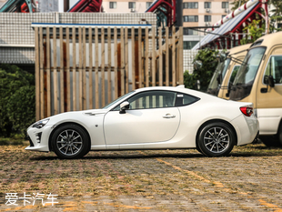 玩車還得MT 4款充滿樂趣的手動車型推薦