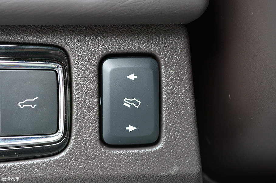 愛卡實拍全新林肯領(lǐng)航員總統(tǒng)版