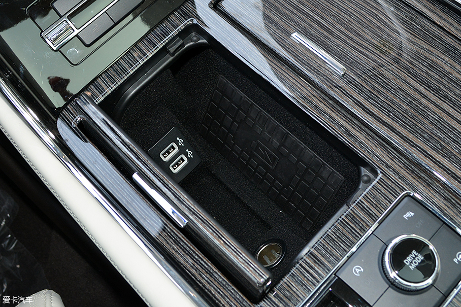 愛卡實拍全新林肯領航員總統版