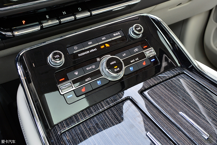 愛卡實拍全新林肯領(lǐng)航員總統(tǒng)版