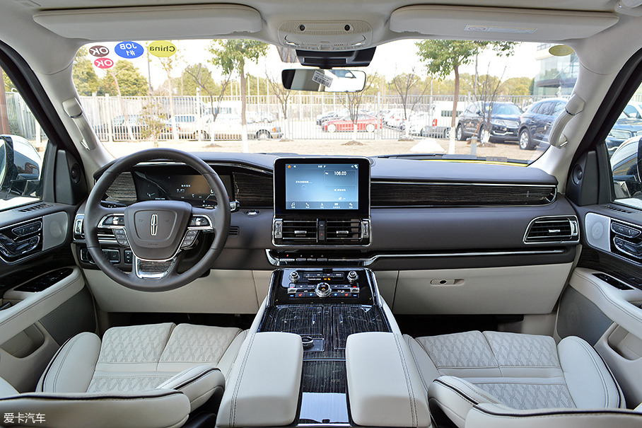 愛卡實拍全新林肯領(lǐng)航員總統(tǒng)版