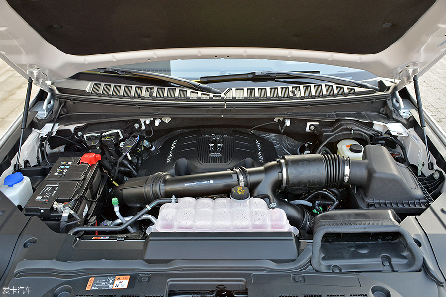 愛卡實拍全新林肯領航員總統版