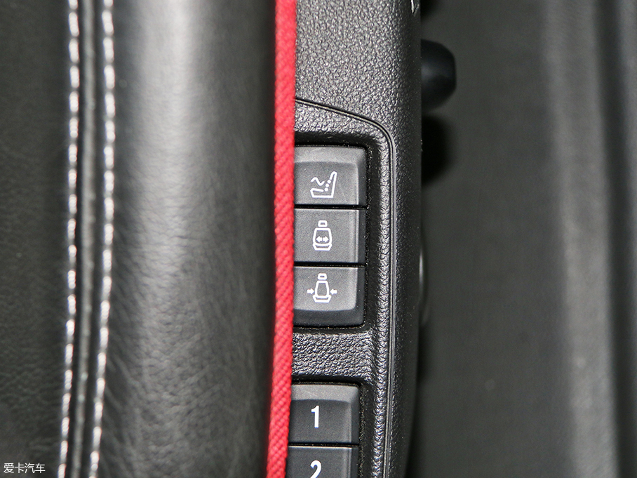 君威GS運動座椅