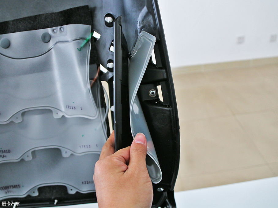 君威GS運(yùn)動座椅