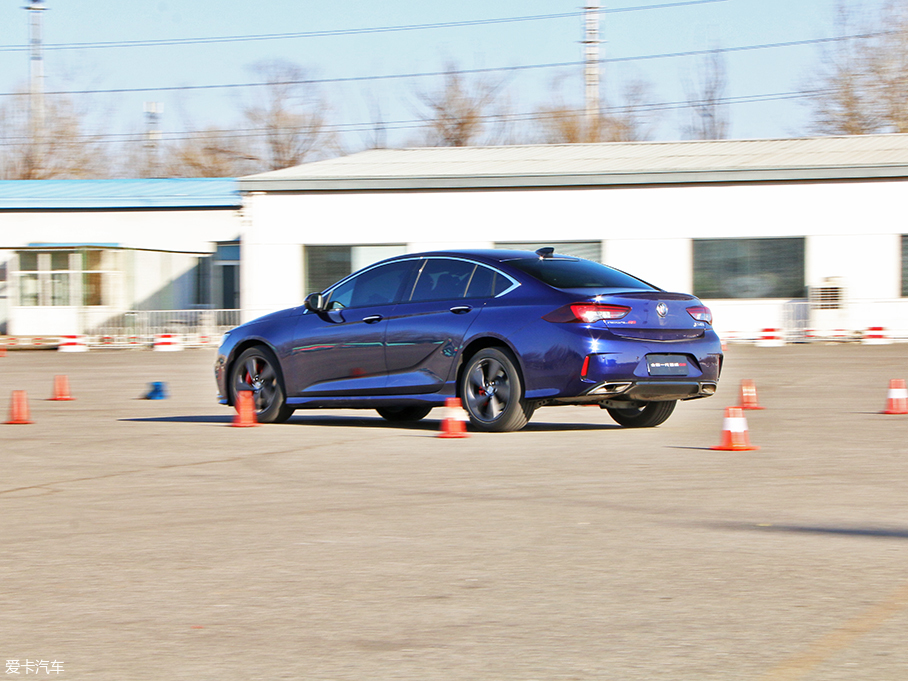 君威GS運動座椅