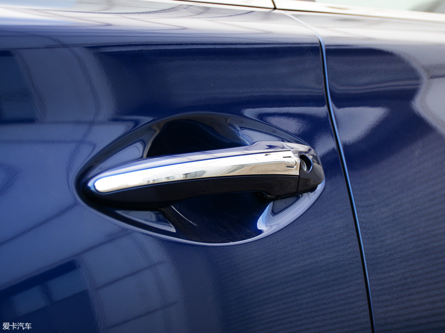 實(shí)拍英菲尼迪Q50L