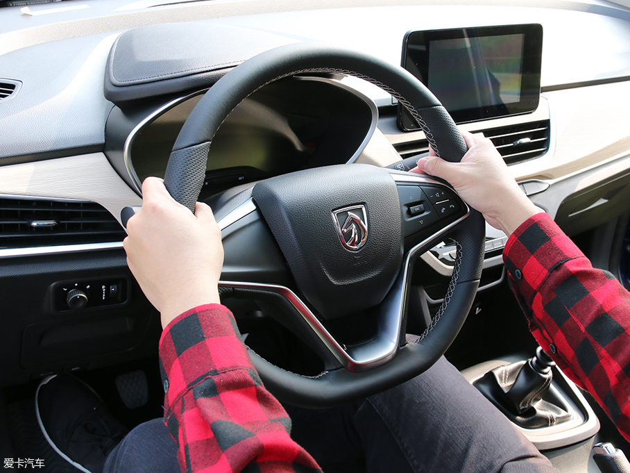 愛卡實拍全新寶駿360