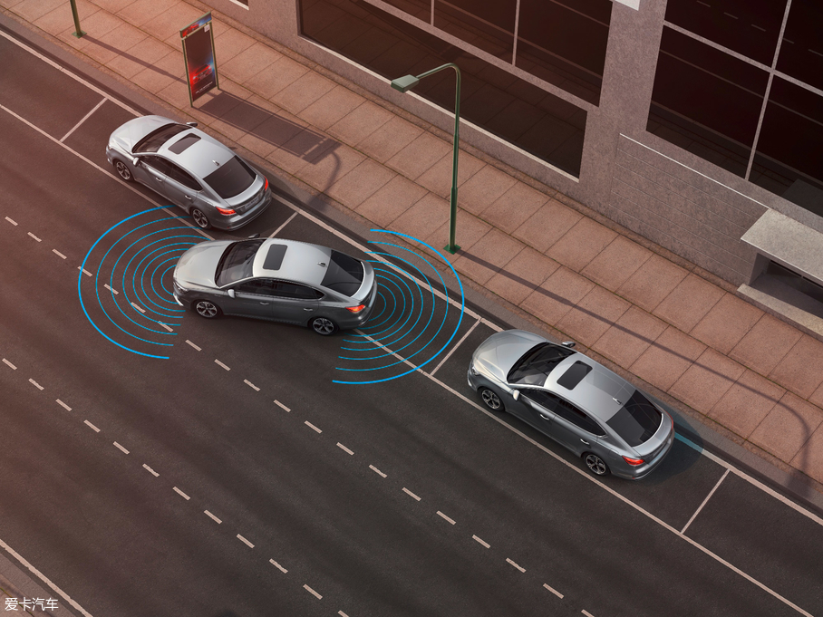 名爵6插電混動(dòng)版