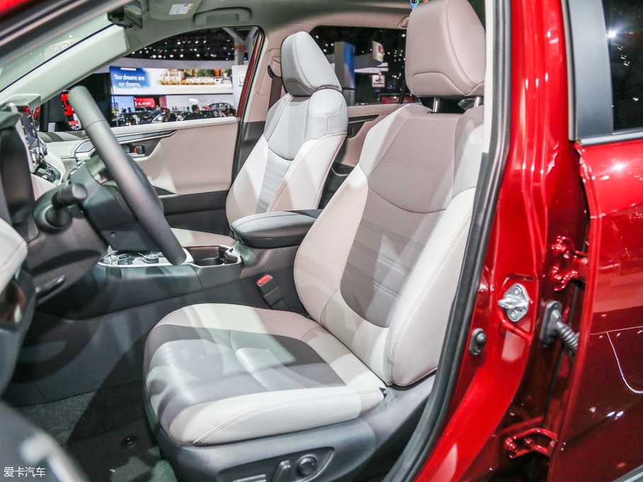 豐田RAV4對(duì)比現(xiàn)代途勝