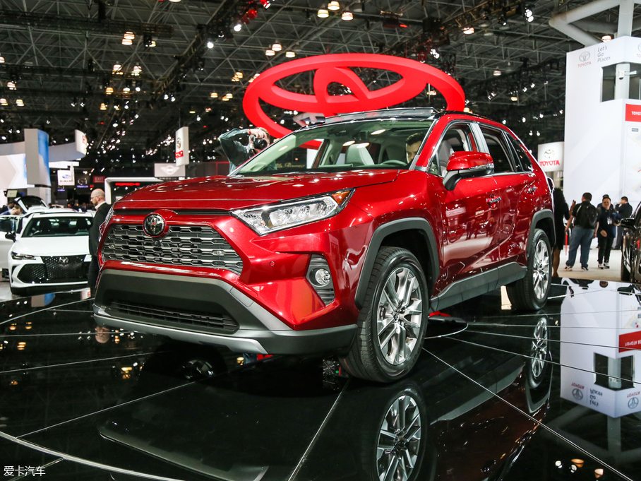 豐田RAV4對(duì)比現(xiàn)代途勝