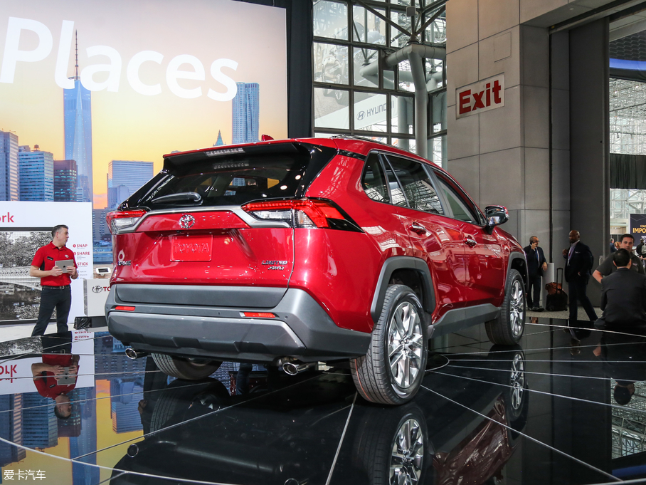 豐田RAV4對(duì)比現(xiàn)代途勝