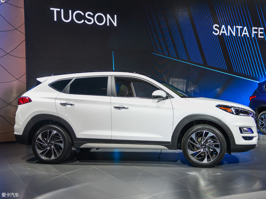 豐田RAV4對(duì)比現(xiàn)代途勝