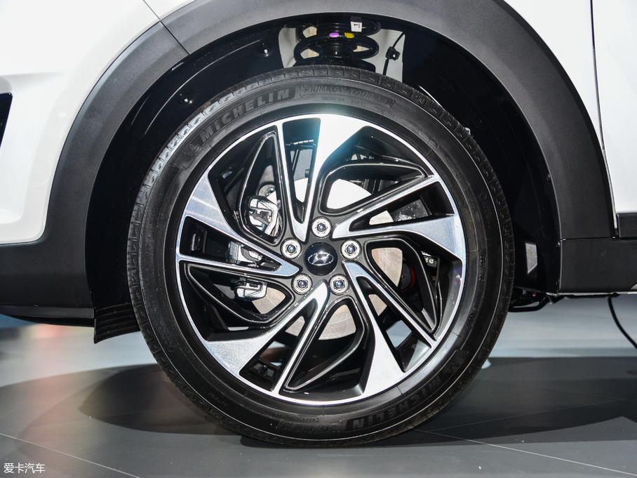 豐田RAV4對(duì)比現(xiàn)代途勝