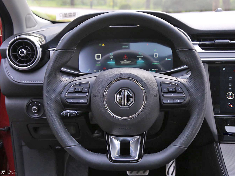 打造年輕系 靜態(tài)體驗(yàn)名爵6插電混動(dòng)版