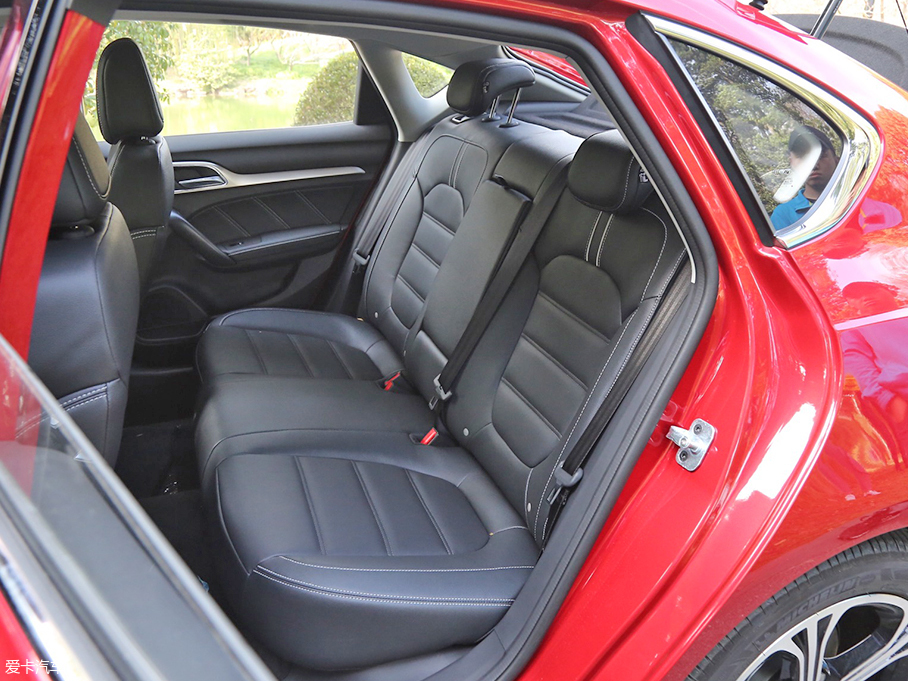 打造年輕系 靜態體驗名爵6插電混動版