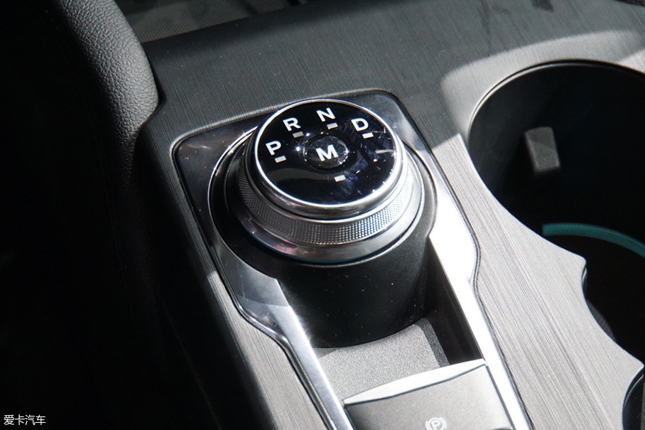 愛(ài)卡實(shí)拍新一代福克斯