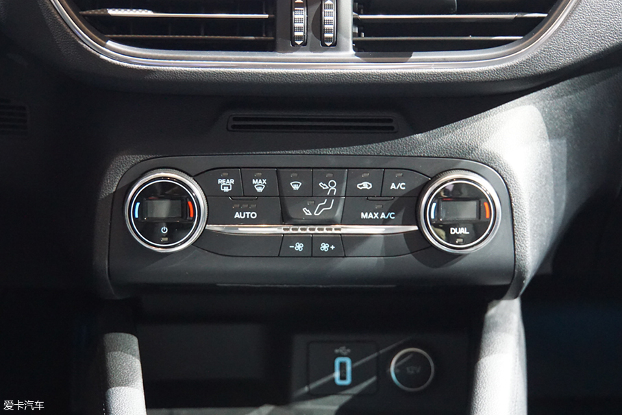 愛(ài)卡實(shí)拍新一代福克斯