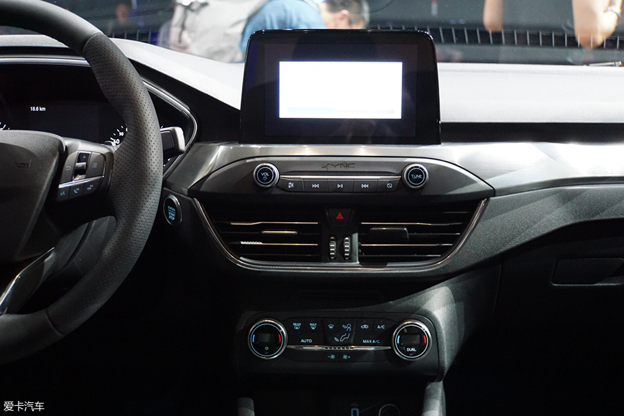 愛(ài)卡實(shí)拍新一代福克斯